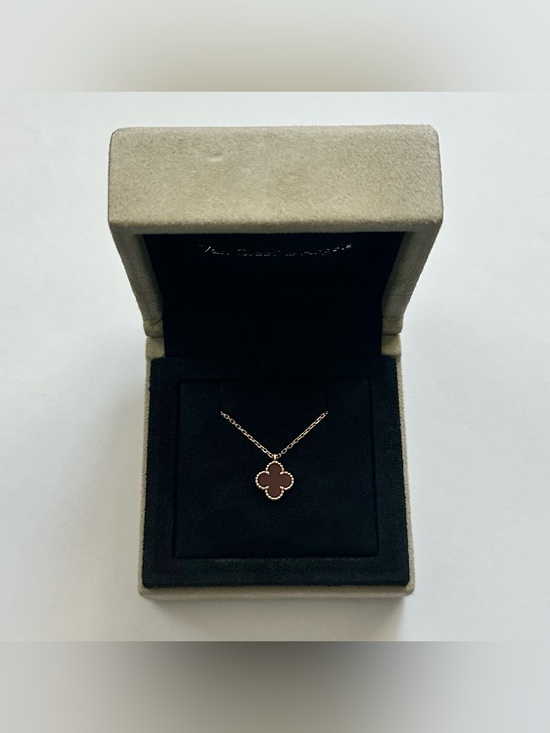 Van Cleef & Arpels Jewelry - Van Cleef & Arpels Sweet Alhambra Pendant Necklace 18K Rose Gold Carnelian VCA